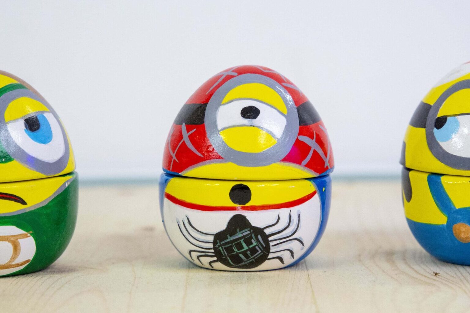teresa-di-lanno-minions-ceramica-spiderman