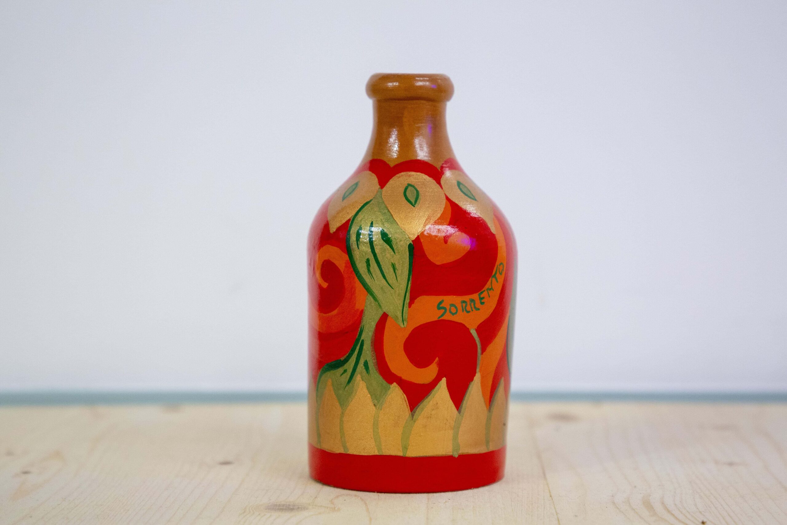 teresa-di-lanno-bottiglia-vasetto-ceramica-rosso